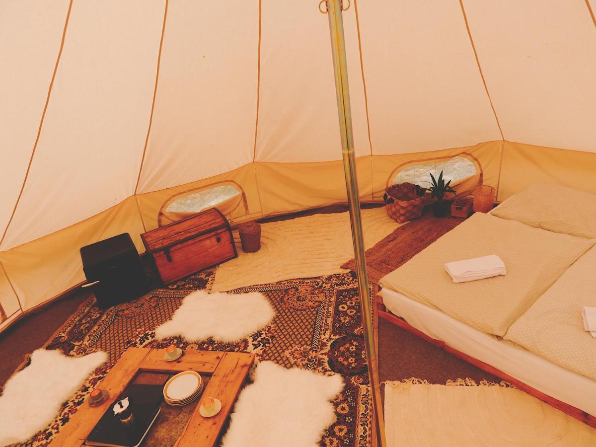 Bozsky Glamp Hotell Valtice Exteriör bild