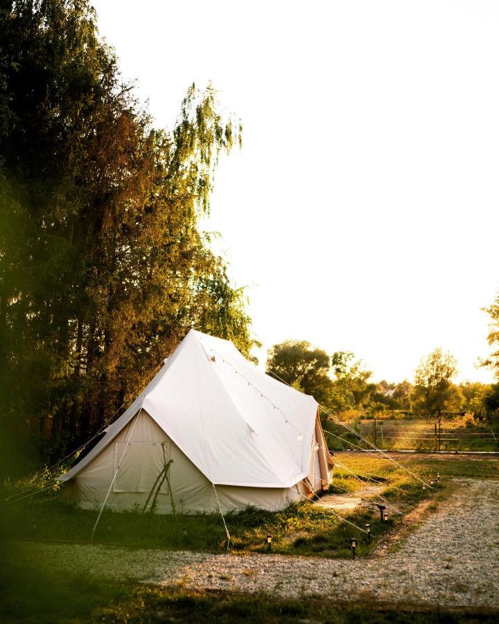 Bozsky Glamp Hotell Valtice Exteriör bild