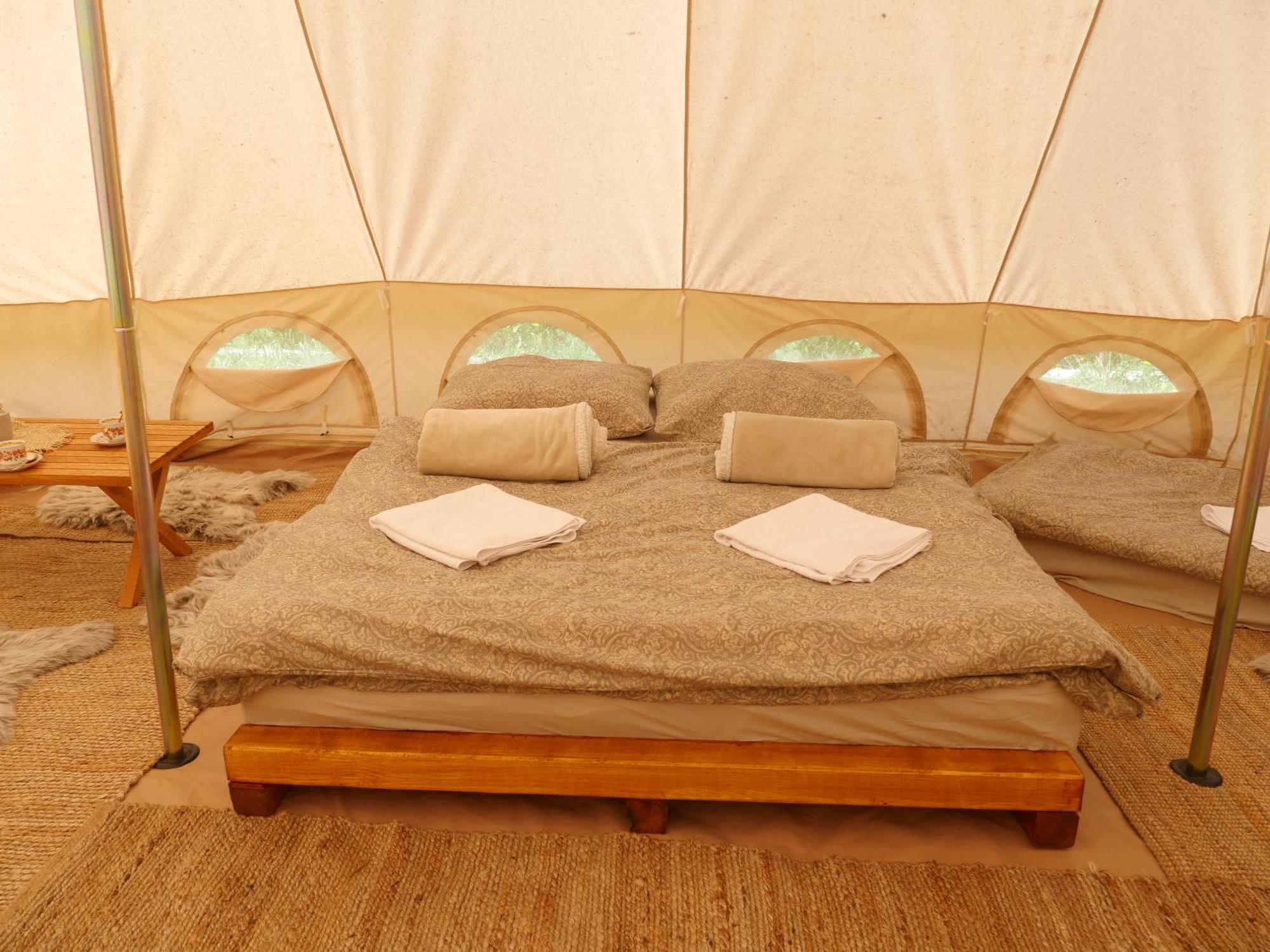 Bozsky Glamp Hotell Valtice Exteriör bild